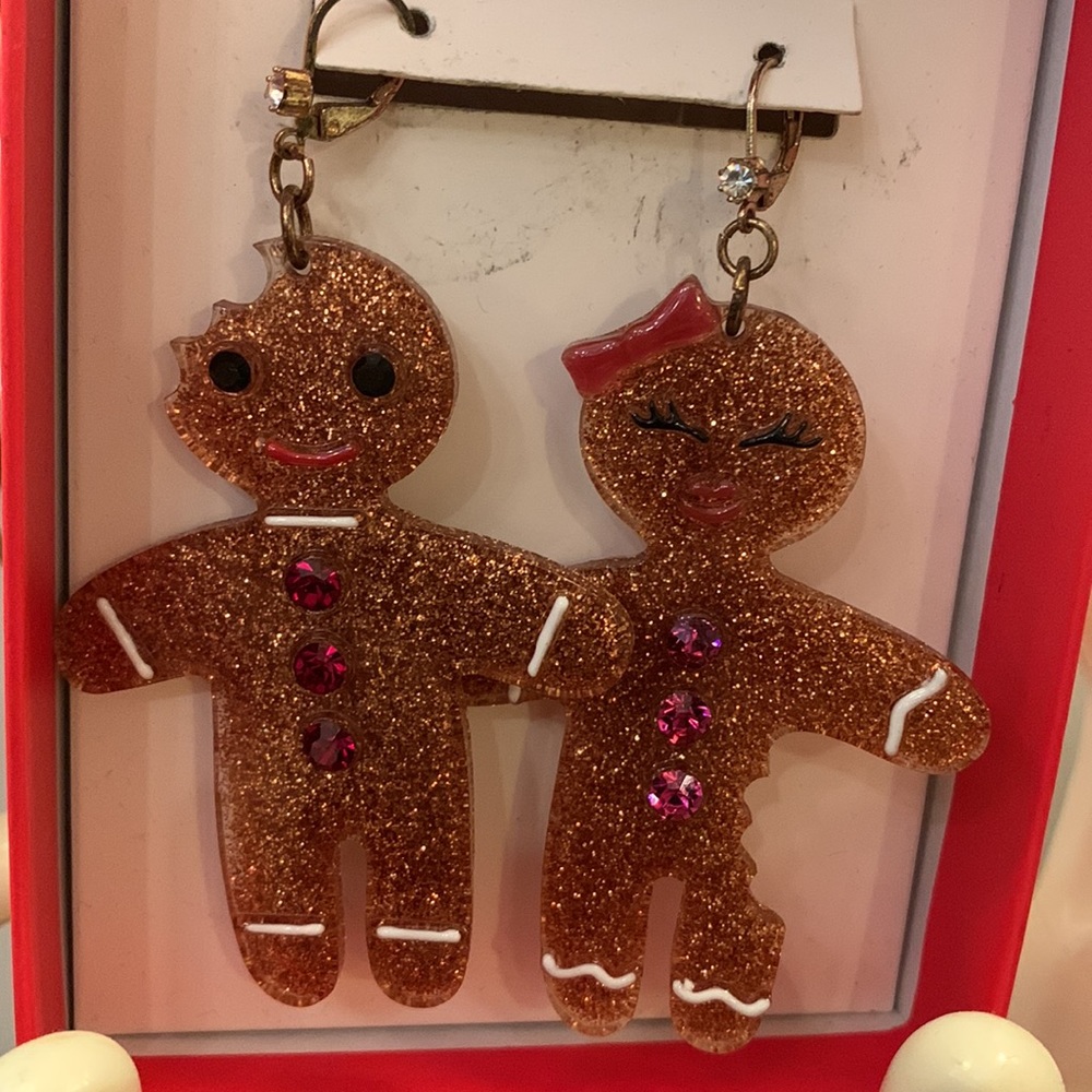 Betsey Johnson glitter acrylic Gingerbread Man&Woman drop earrings - Picture 2 of 8